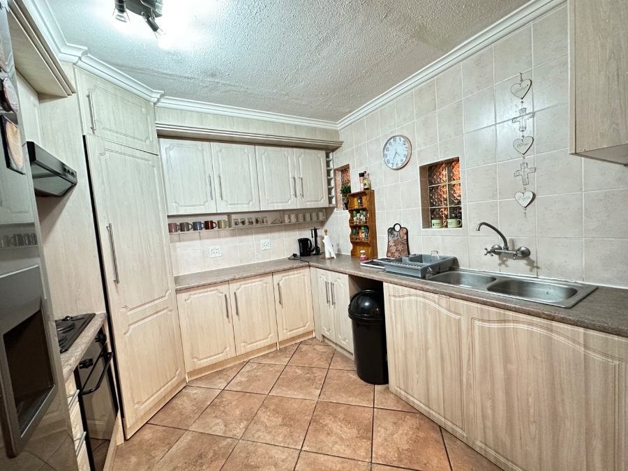 3 Bedroom Property for Sale in Fonteine Park Western Cape